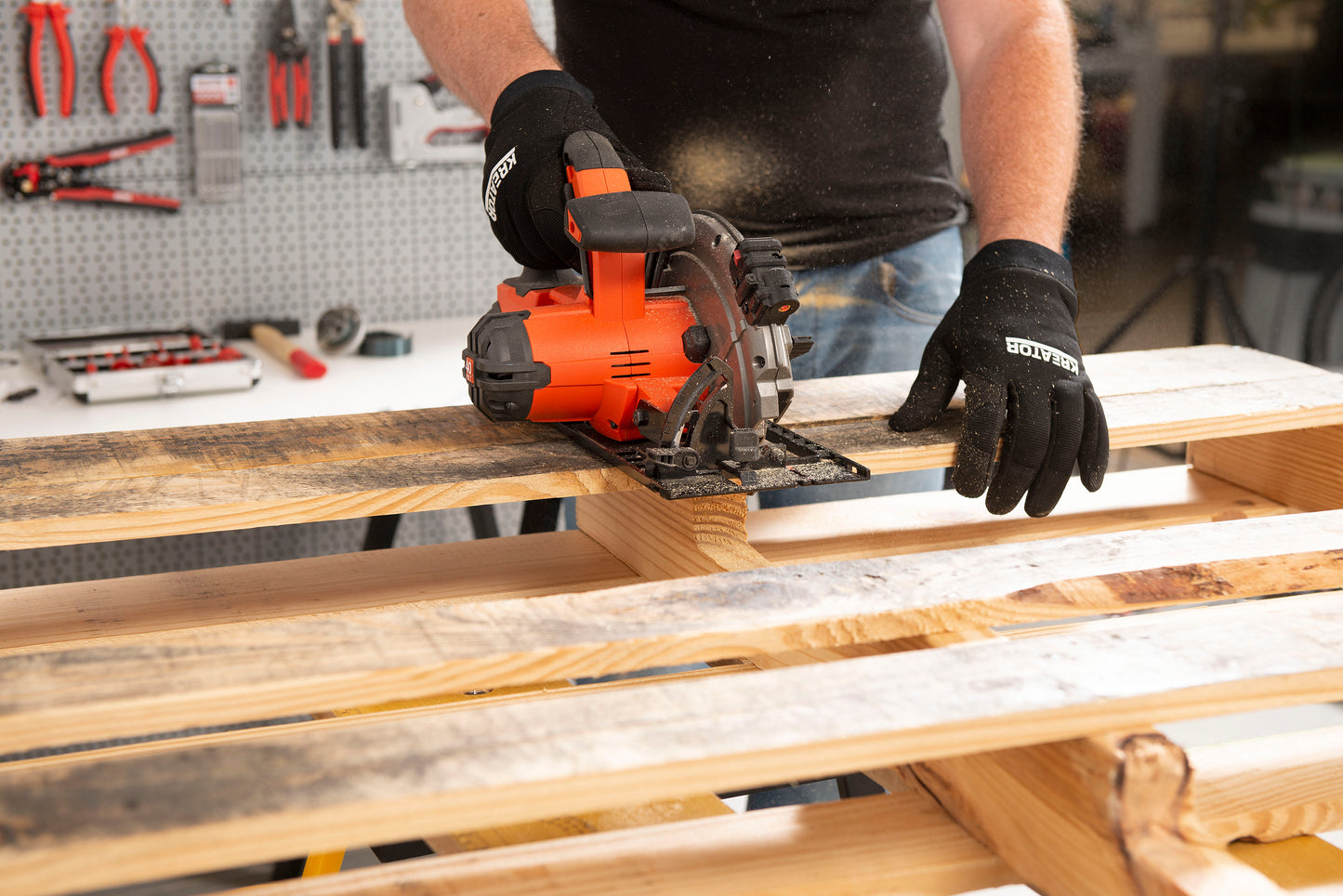 Dual Power - 20V Cordless Circular Saw - 165mm (unit only)