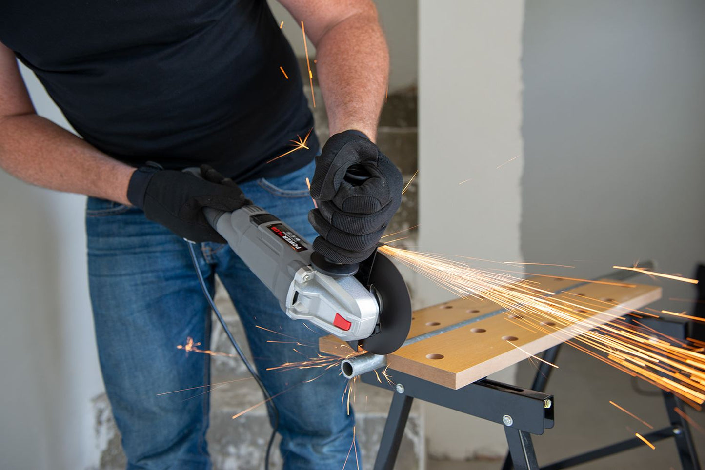 Power Plus - 900w Angle Grinder - 125mm