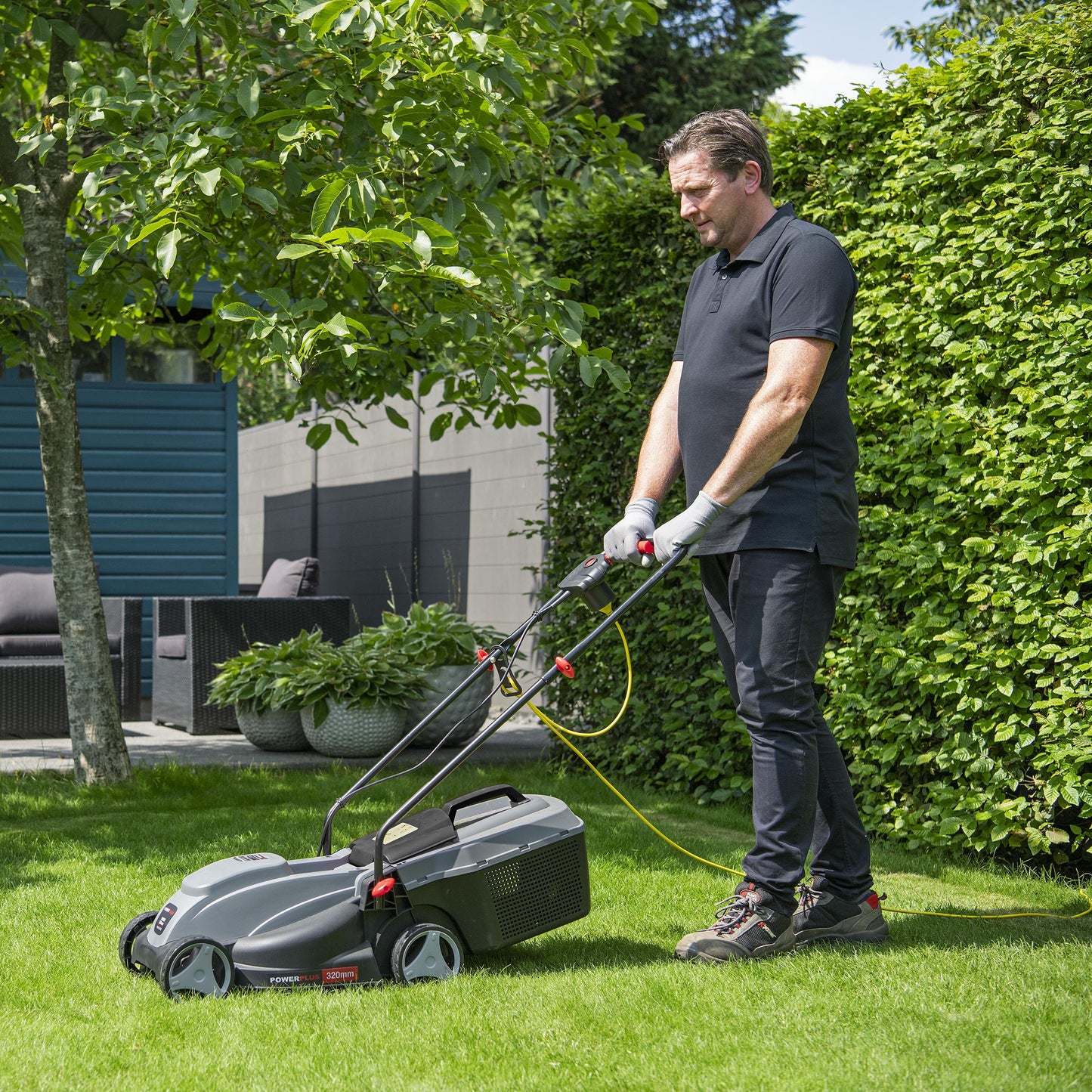 Power Plus - 1000w Lawnmower - 30L Collection Box