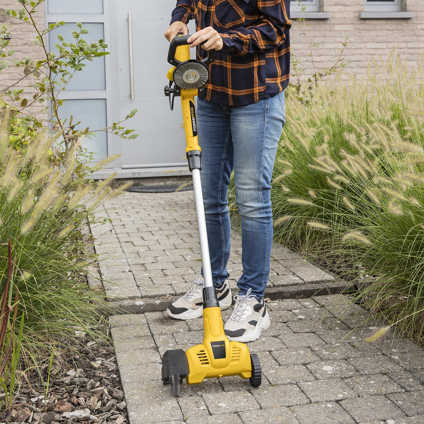 Power Plus - 400w Weed Sweeper - Yellow