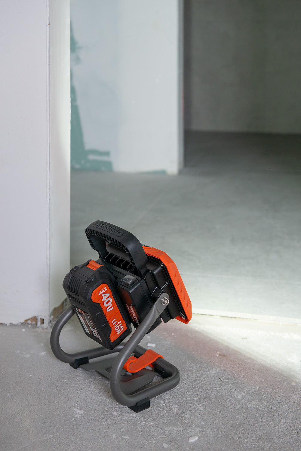 Dual Power - 20V Cordless LED Light - 1800LM (unit only)