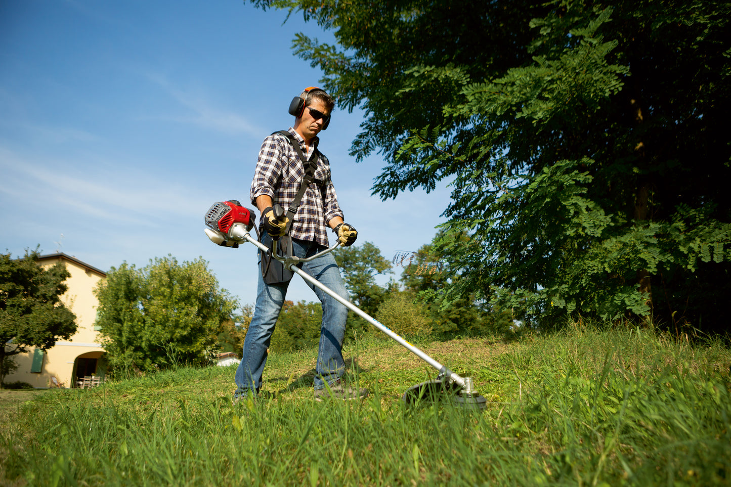 Red Rhino - 1.5kW Petrol Brushcutter - 40.2cc - Pro Powered By EFCO