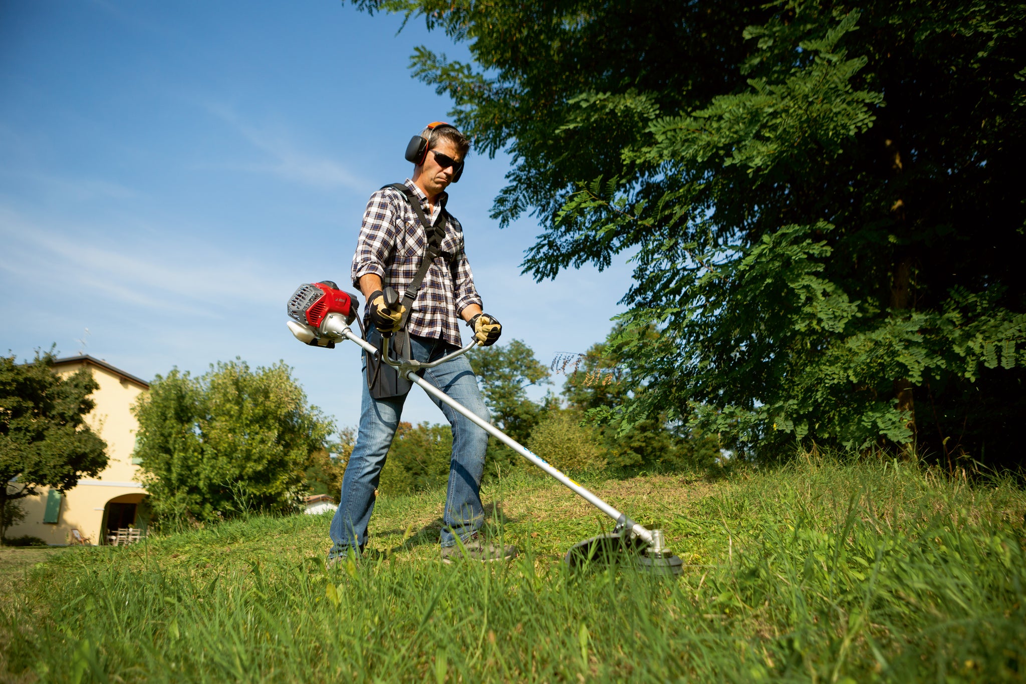 Red Rhino - 1.5kW Petrol Brushcutter - 40.2cc - Pro Powered By EFCO