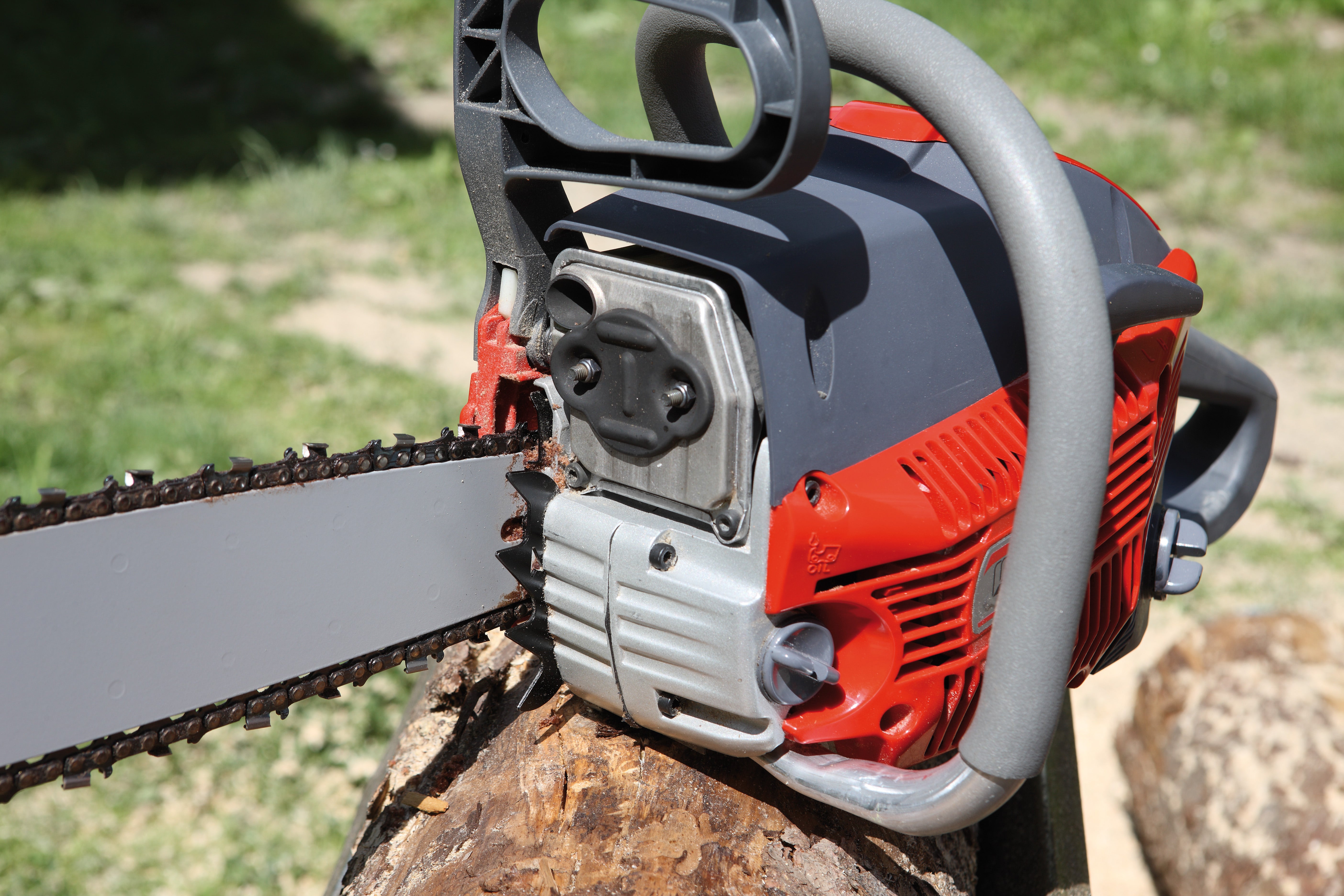 Red Rhino - Petrol Chainsaw - 54.5cc - Pro Powered By EFCO