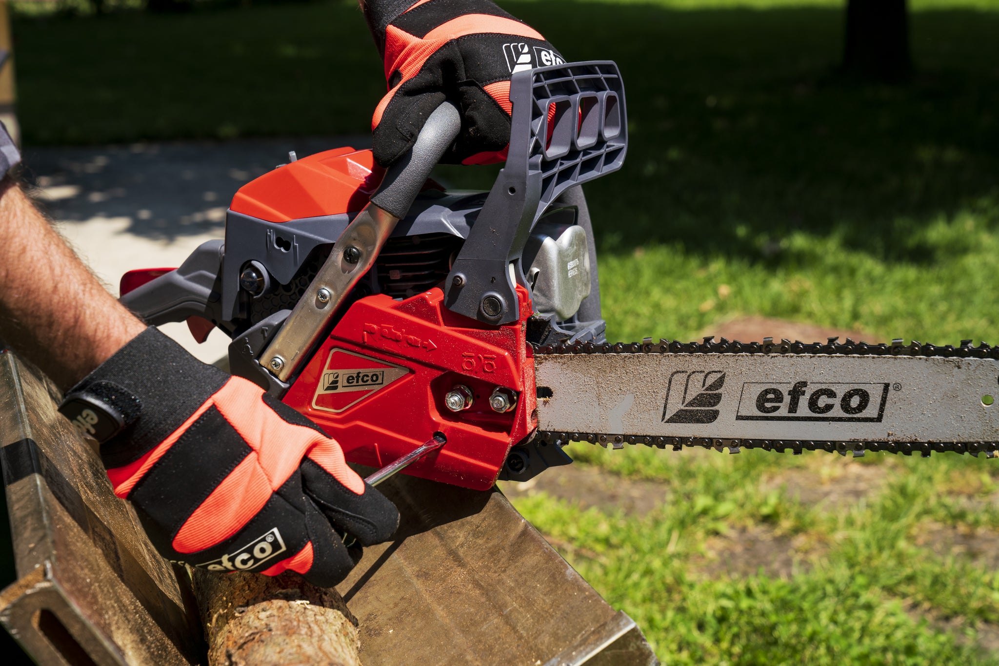 Red Rhino - Petrol Chainsaw - 39cc - Pro Powered By EFCO