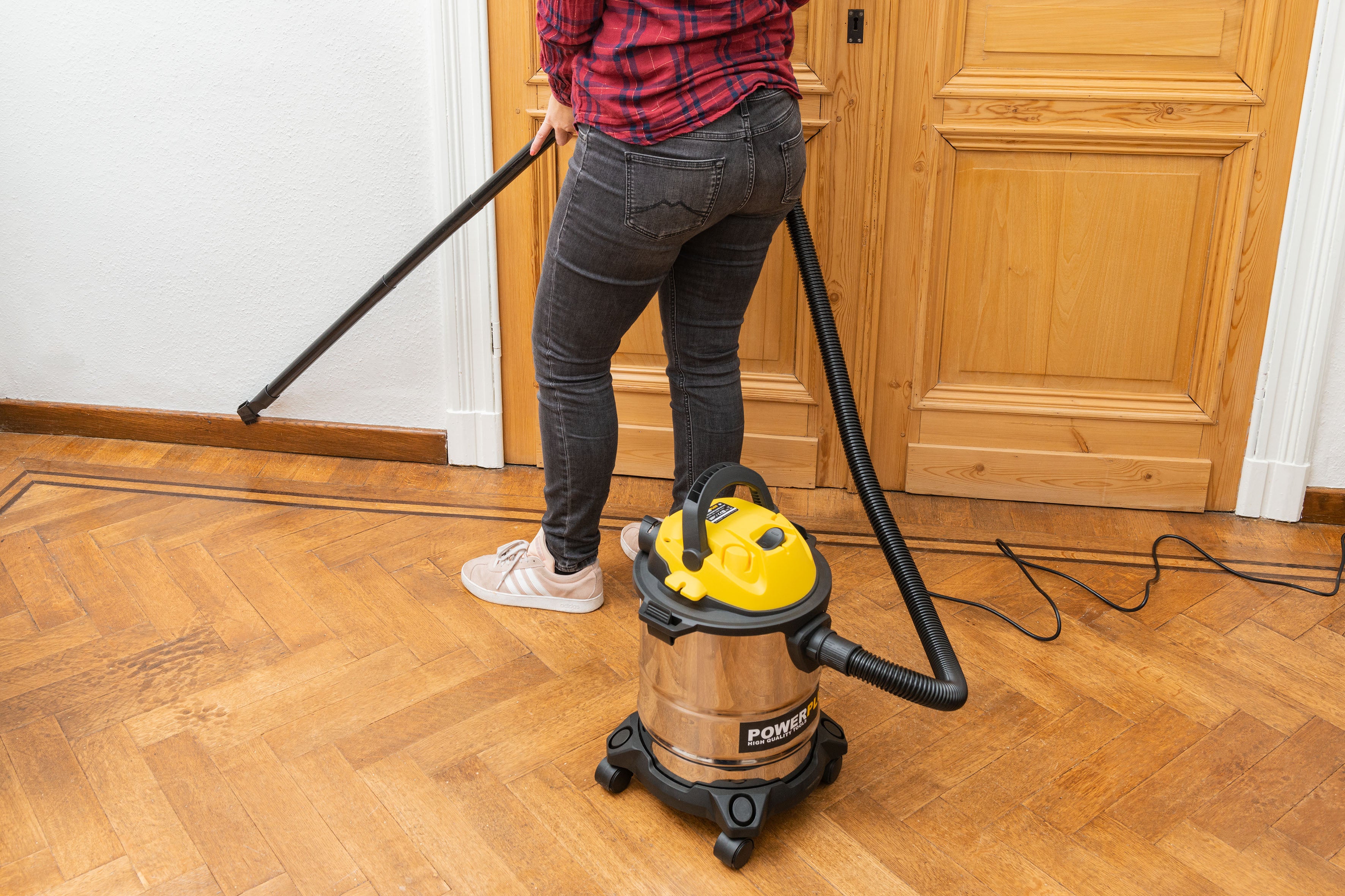 Power Plus - Vacuum Cleaner wet/dry 1000W - 15L – RED RHINO