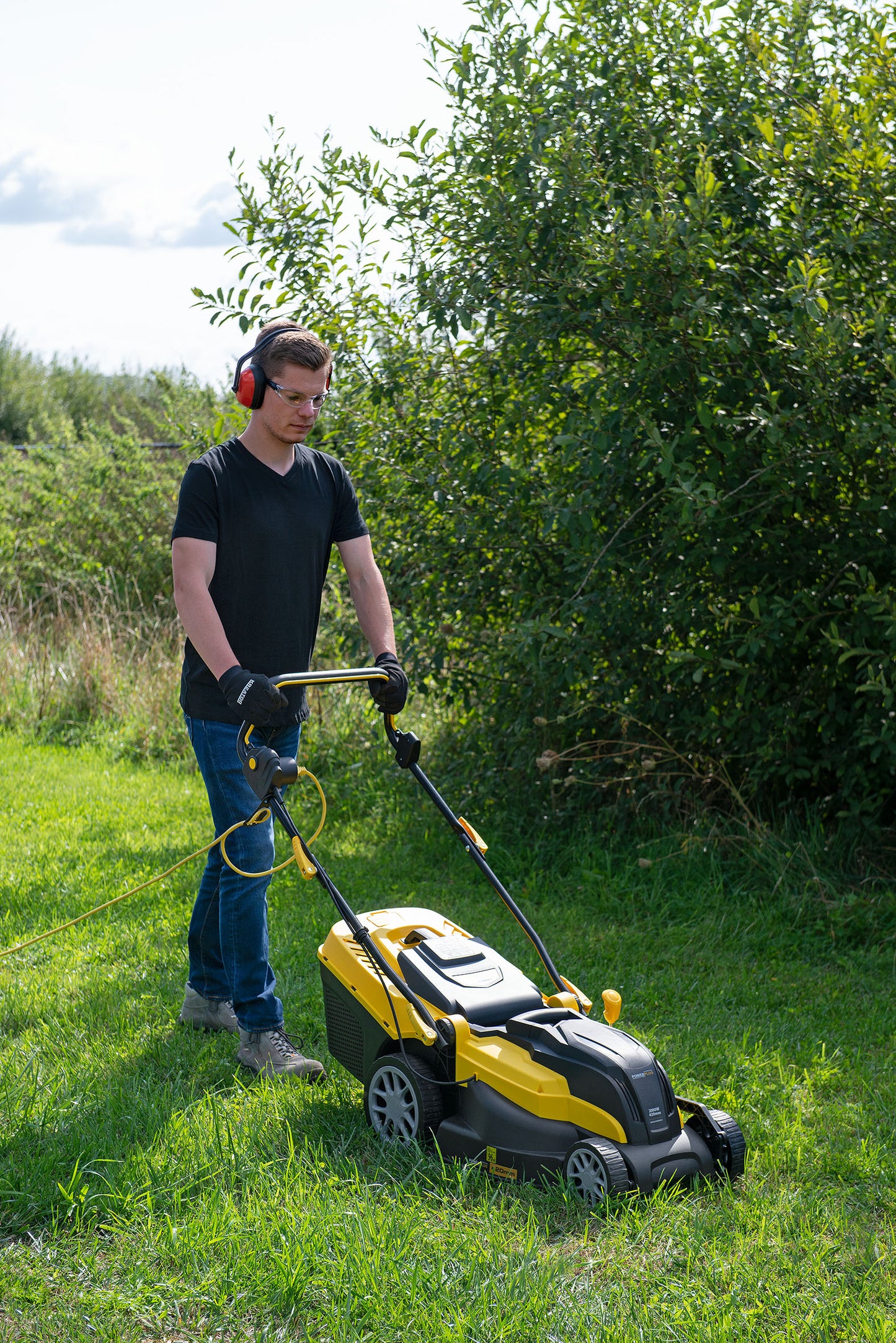 Power Plus - 2000w Lawnmower - Yellow